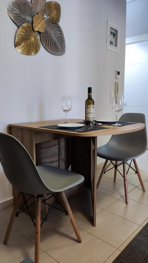 Rock & Roll 2 - Modern Apartment In Trikala Kültér fotó